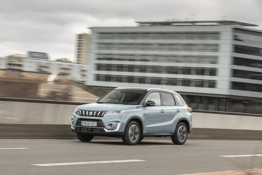  Suzuki Vitara Hybrid AllGrip 2020 года  (WW) (фото 17 из 30)